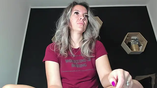 Snapshot of Alesys69 chatting on September 27, 2025, 10:04 pm Alesys69 online show from September 27, 2025, 10:04 pm