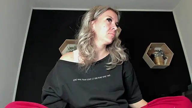 Snapshot of Alesys69 chatting on October 30, 2025, 11:38 pm Alesys69 online show from October 30, 2025, 11:38 pm