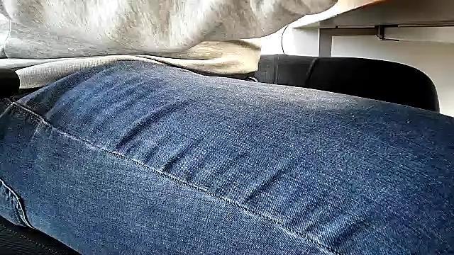 69bezfleku online show from February 12, 2025, 7:13 am