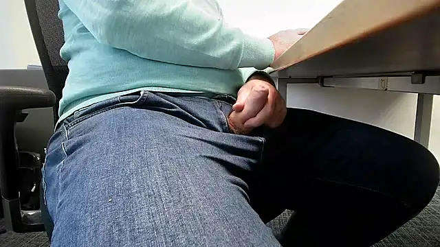 69bezfleku online show from March 10, 2025, 3:20 pm