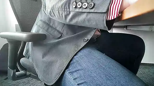 69bezfleku online show from March 11, 2025, 1:34 pm