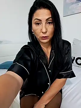 charrlote love online show from October 6, 2025, 2:03 pm