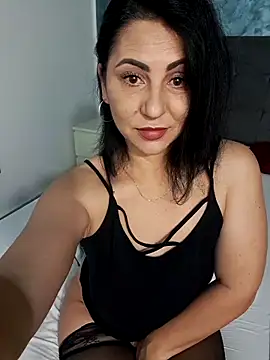 Snapshot of charrlote_love chatting on June 11, 2026, 2:53 am charrlote love online show from June 11, 2026, 2:53 am