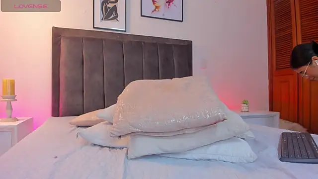 Snapshot of isa_bunny chatting on January 23, 2025, 5:56 am isa bunny online show from January 23, 2025, 5:56 am