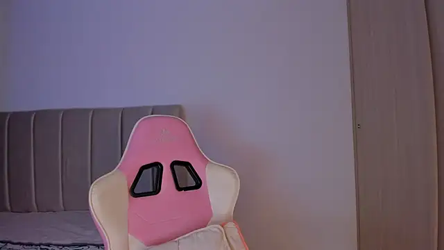 Snapshot of isa_bunny chatting on September 18, 2025, 5:42 am isa bunny online show from September 18, 2025, 5:42 am