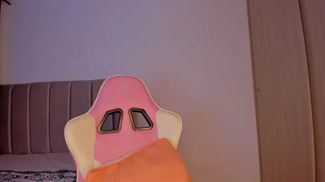 Snapshot of isa_bunny chatting on September 23, 2025, 12:57 am isa bunny online show from September 23, 2025, 12:57 am