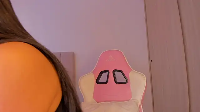 Snapshot of isa_bunny chatting on October 26, 2025, 10:04 pm isa bunny online show from October 26, 2025, 10:04 pm