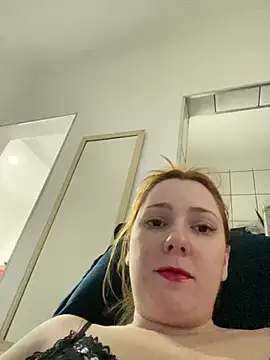 Patriciamoura69 online show from February 26, 2025, 9:27 pm