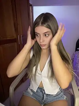 Snapshot of Miss_valeriaa chatting on March 6, 2025, 3:45 pm Miss valeriaa online show from March 6, 2025, 3:45 pm