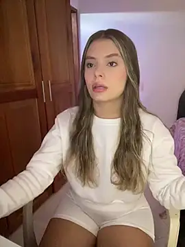 Snapshot of Miss_valeriaa chatting on March 19, 2025, 2:57 pm Miss valeriaa online show from March 19, 2025, 2:57 pm