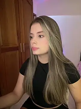 Snapshot of Miss_valeriaa chatting on March 21, 2025, 2:51 pm Miss valeriaa online show from March 21, 2025, 2:51 pm