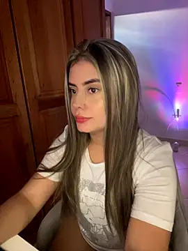 Snapshot of Miss_valeriaa chatting on November 22, 2025, 10:09 pm Miss valeriaa online show from November 22, 2025, 10:09 pm