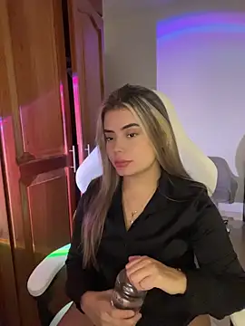Snapshot of Miss_valeriaa chatting on June 13, 2026, 10:18 pm Miss valeriaa online show from June 13, 2026, 10:18 pm