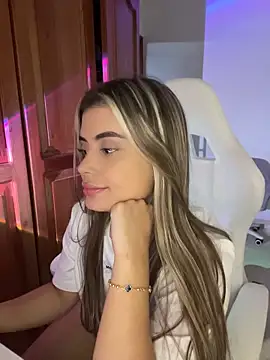Snapshot of Miss_valeriaa chatting on June 17, 2026, 10:54 pm Miss valeriaa online show from June 17, 2026, 10:54 pm