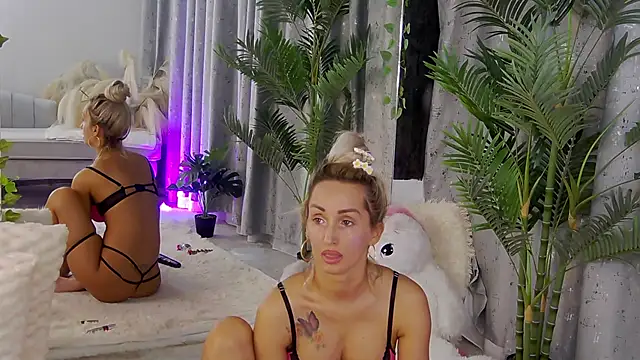 IsabelleEthan online show from July 17, 2026, 1:23 am