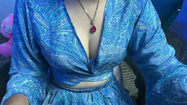 Snapshot of Queen_Angelena chatting on May 2, 2026, 5:18 pm Queen Angelena online show from May 2, 2026, 5:18 pm