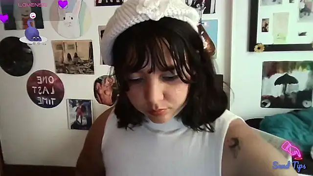 soynanabela28 online show from February 26, 2025, 10:09 pm