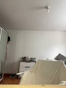 xlovelygirlx online show from February 15, 2025, 8:11 pm