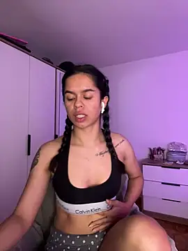 xlovelygirlx online show from March 1, 2025, 9:07 am