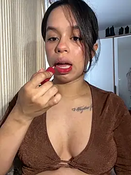 xlovelygirlx online show from October 12, 2025, 2:49 pm