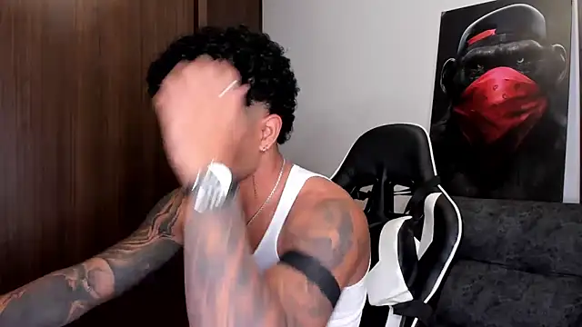 Snapshot of Alessandro_Vanni chatting on March 21, 2025, 4:28 am Alessandro Vanni online show from March 21, 2025, 4:28 am