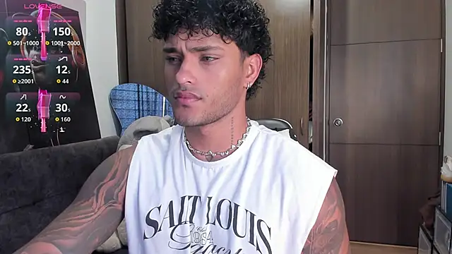 Snapshot of Alessandro_Vanni chatting on November 10, 2025, 1:32 pm Alessandro Vanni online show from November 10, 2025, 1:32 pm