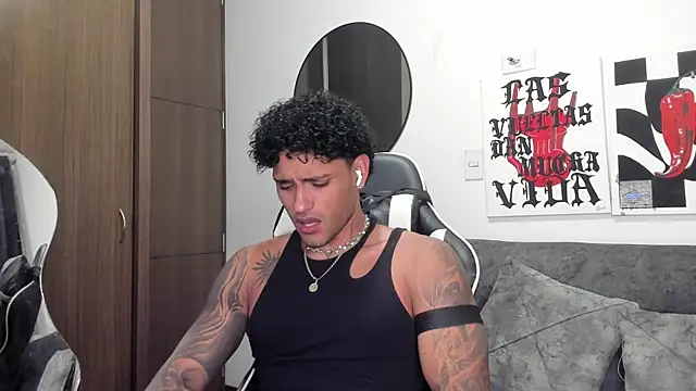 Alessandro Vanni online show from February 9, 2026, 3:32 am