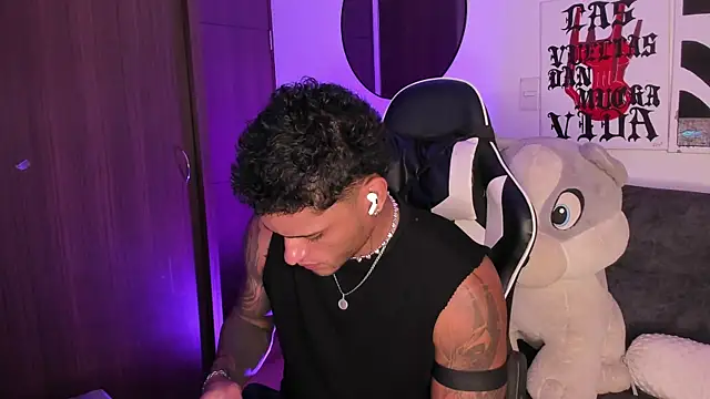 Alessandro Vanni online show from July 28, 2026, 2:40 am