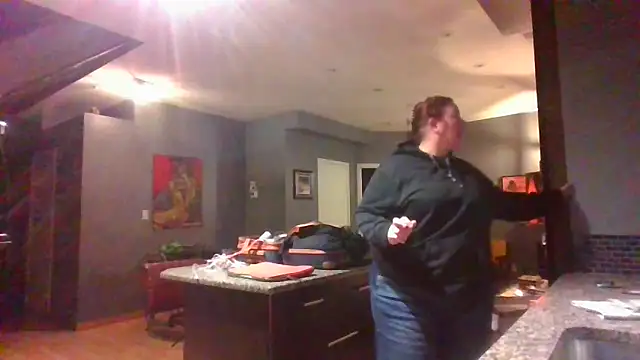 Snapshot of Canadian_BBW chatting on January 28, 2025, 12:47 am Canadian BBW online show from January 28, 2025, 12:47 am