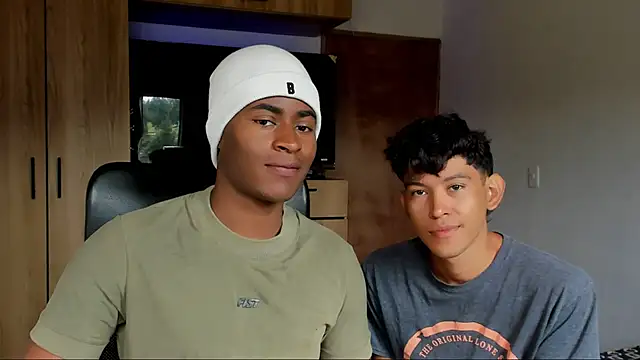 Snapshot of CrissBrownxxx chatting on June 25, 2026, 1:48 pm CrissBrownxxx online show from June 25, 2026, 1:48 pm