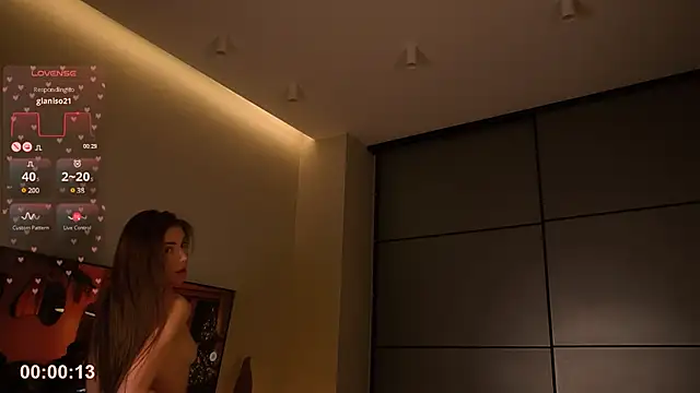 Snapshot of _Miss_Johansson_ chatting on December 23, 2024, 9:18 pm Miss Johansson online show from December 23, 2024, 9:18 pm