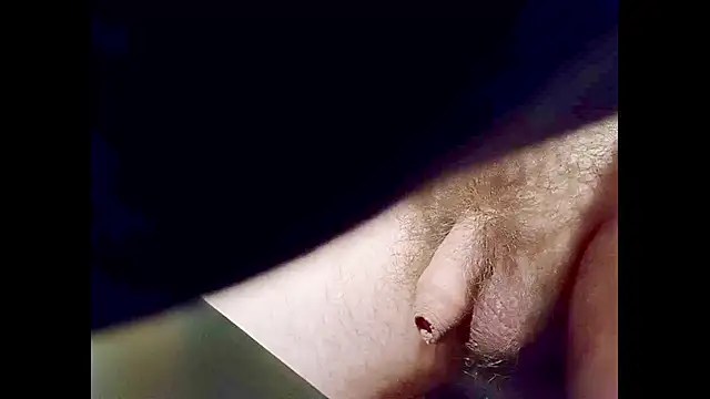 hairyuncut00 online show from February 12, 2025, 2:03 am