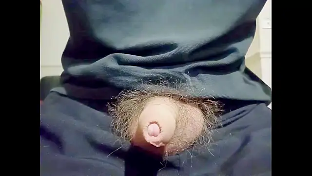 hairyuncut00 online show from October 12, 2025, 9:14 pm