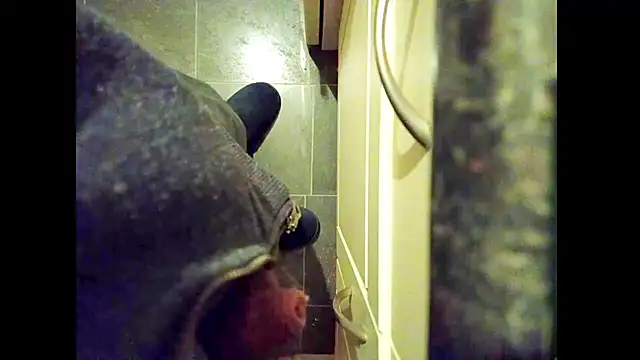 hairyuncut00 online show from February 15, 2026, 6:15 pm