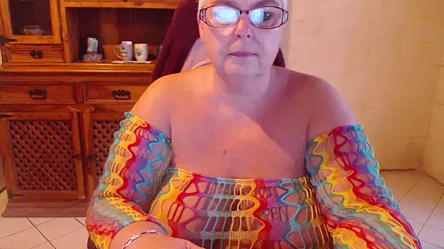 Snapshot of MISS_LINDAH chatting on June 4, 2026, 4:40 am MISS LINDAH online show from June 4, 2026, 4:40 am