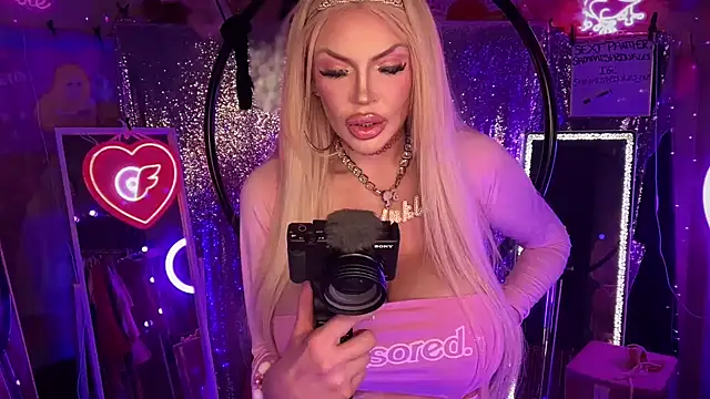 bimbotwerkqueen online show from March 16, 2025, 6:20 am