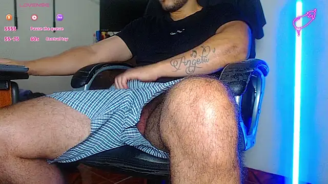 Snapshot of --mAk-- chatting on February 9, 2025, 1:44 am --mAk-- online show from February 9, 2025, 1:44 am