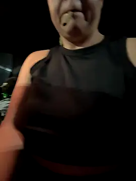 Snapshot of Blueskiiis3 chatting on October 18, 2025, 7:09 am Blueskiiis3 online show from October 18, 2025, 7:09 am