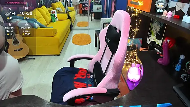 Snapshot of Softie_Sofy chatting on January 25, 2025, 2:37 am Softie Sofy online show from January 25, 2025, 2:37 am