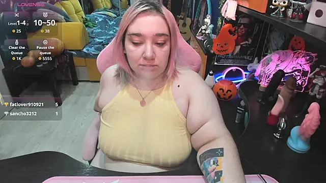 Snapshot of Softie_Sofy chatting on October 25, 2025, 2:52 am Softie Sofy online show from October 25, 2025, 2:52 am