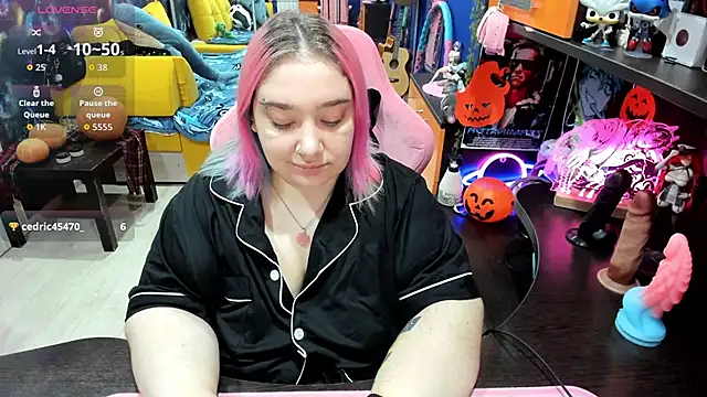 Snapshot of Softie_Sofy chatting on October 30, 2025, 2:24 am Softie Sofy online show from October 30, 2025, 2:24 am