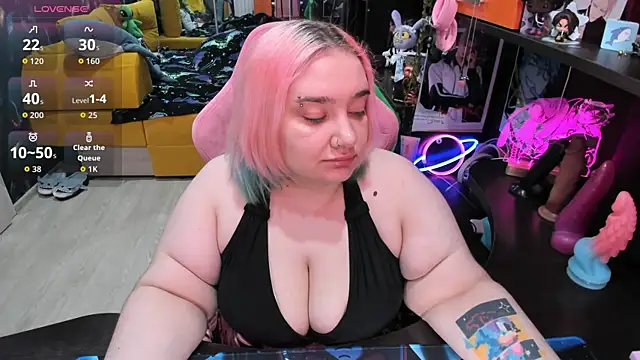 Softie Sofy online show from April 25, 2026, 2:47 am
