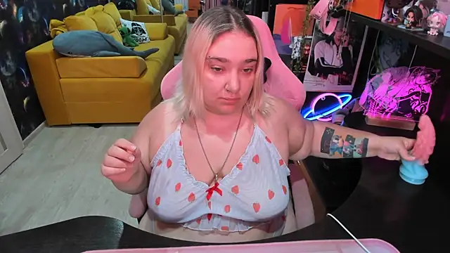 Softie Sofy online show from July 25, 2026, 2:09 am