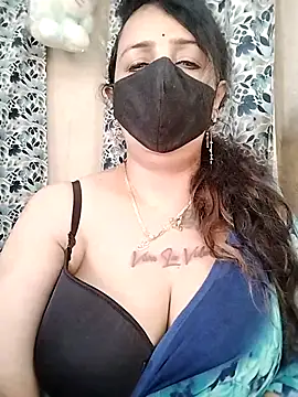 cute-tanvi online show from October 3, 2025, 1:13 am