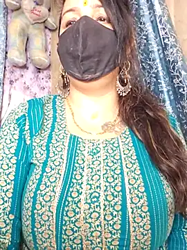 cute-tanvi online show from April 28, 2026, 12:53 am