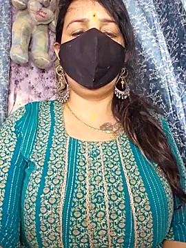 cute-tanvi online show from April 28, 2026, 2:27 am