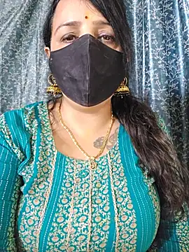 cute-tanvi online show from June 18, 2026, 9:14 am