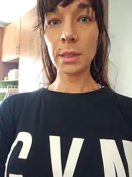 Snapshot of TassiTyne chatting on November 21, 2025, 10:47 am TassiTyne online show from November 21, 2025, 10:47 am