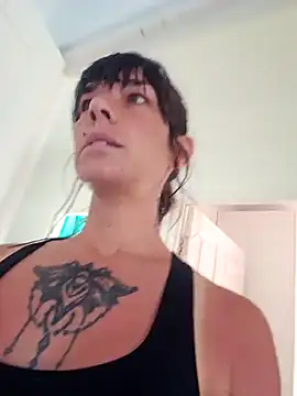 Snapshot of TassiTyne chatting on November 26, 2025, 9:43 am TassiTyne online show from November 26, 2025, 9:43 am