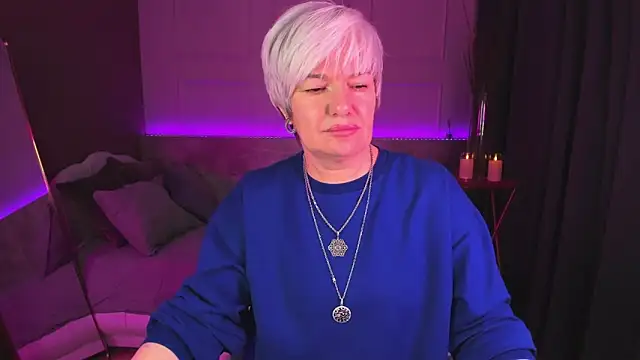 Snapshot of CarmenSoft chatting on December 25, 2024, 8:28 pm CarmenSoft online show from December 25, 2024, 8:28 pm